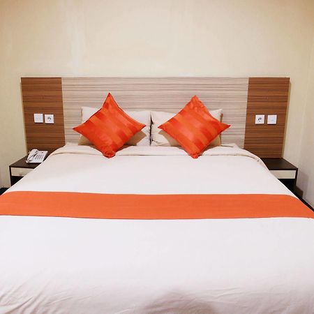 Agraha Andalas Hotel Макасар Екстер'єр фото