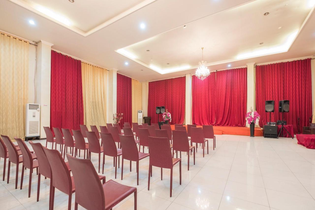 Agraha Andalas Hotel Макасар Екстер'єр фото