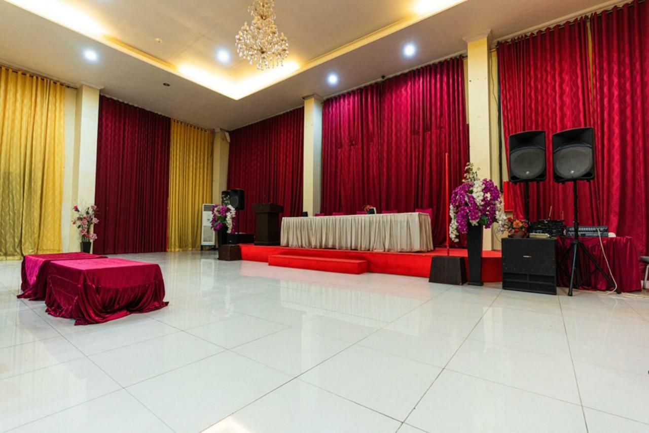 Agraha Andalas Hotel Макасар Екстер'єр фото