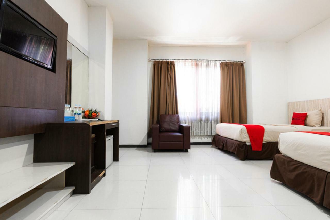 Agraha Andalas Hotel Макасар Екстер'єр фото